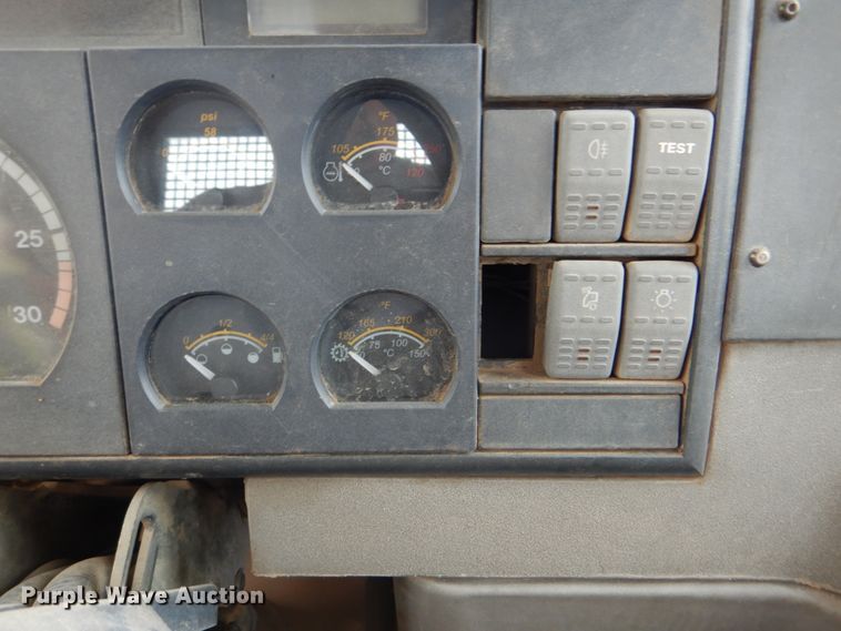 image for item DJ8740 2006 Case 325  haul truck