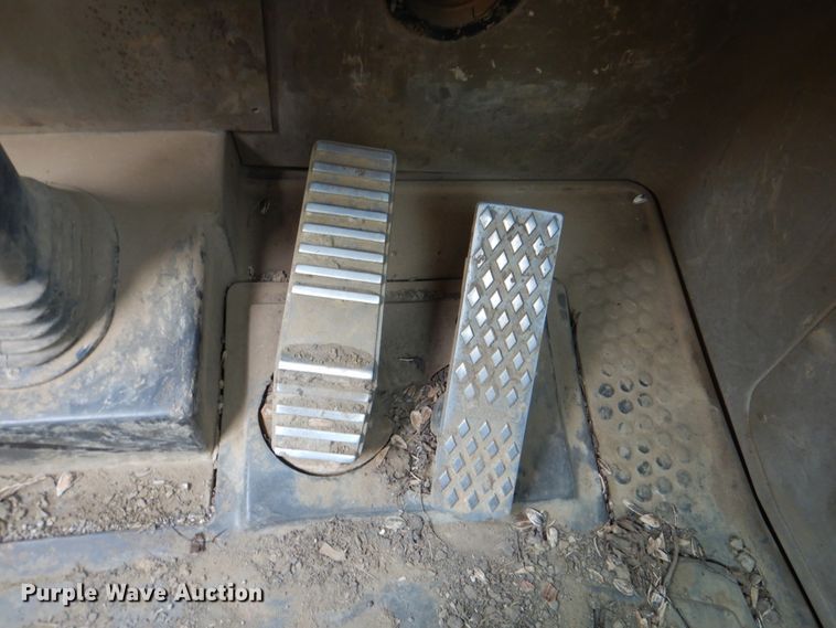 image for item DJ8740 2006 Case 325  haul truck