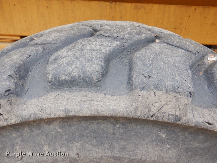 image for item DJ8740 2006 Case 325  haul truck