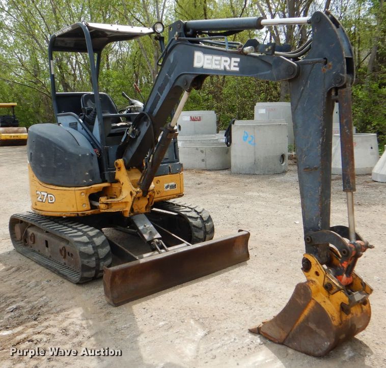 image for item DJ8741 2007 John Deere 27D  mini excavator