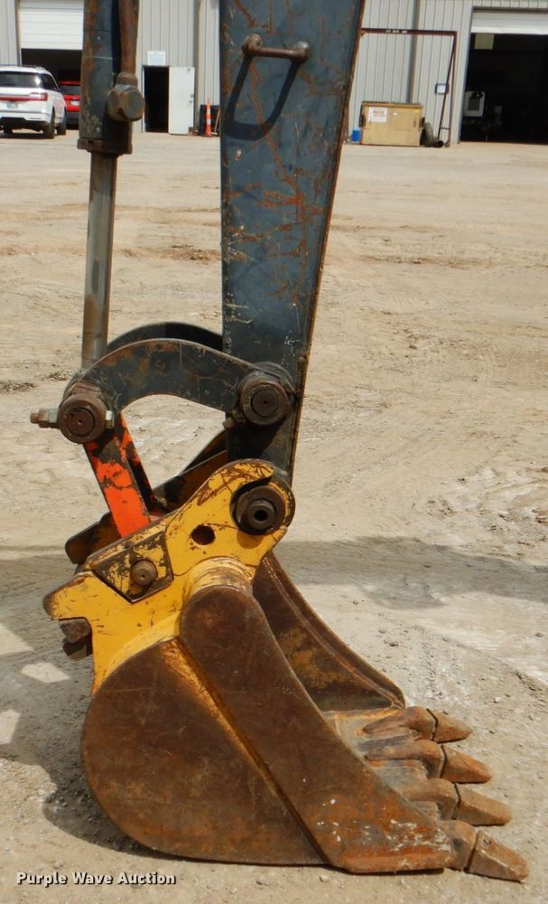 image for item DJ8741 2007 John Deere 27D  mini excavator