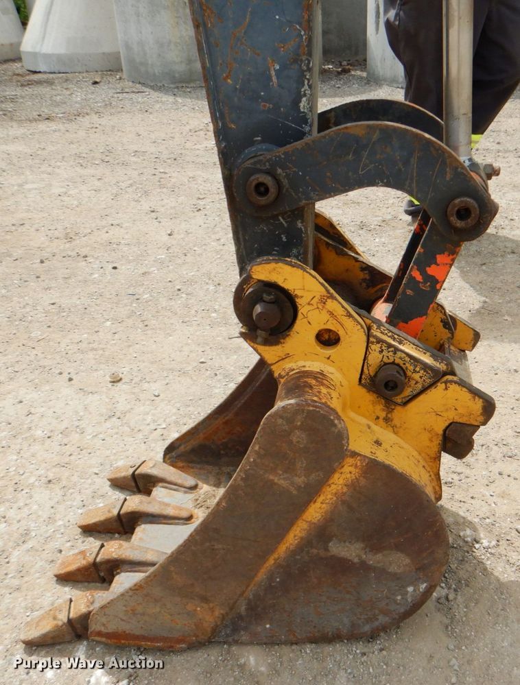 image for item DJ8741 2007 John Deere 27D  mini excavator