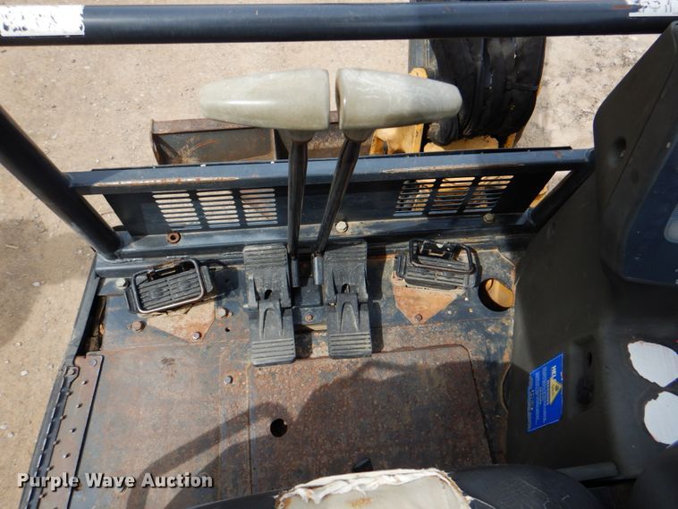 image for item DJ8741 2007 John Deere 27D  mini excavator