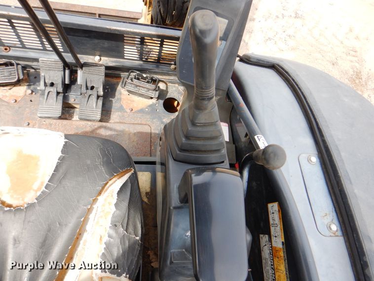 image for item DJ8741 2007 John Deere 27D  mini excavator