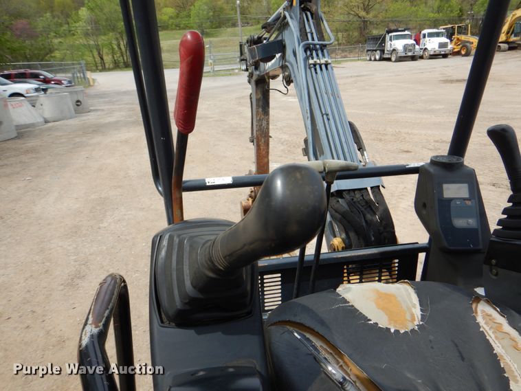 image for item DJ8741 2007 John Deere 27D  mini excavator