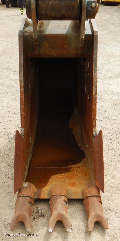 image for item DJ8742 2003 Komatsu PC228USLC-3  excavator