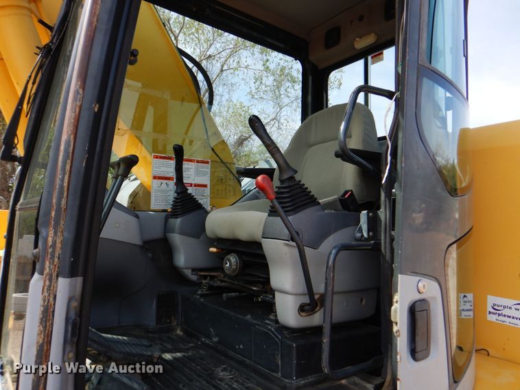 image for item DJ8742 2003 Komatsu PC228USLC-3  excavator