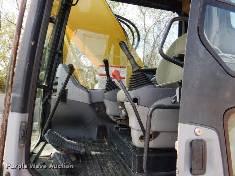 image for item DJ8742 2003 Komatsu PC228USLC-3  excavator