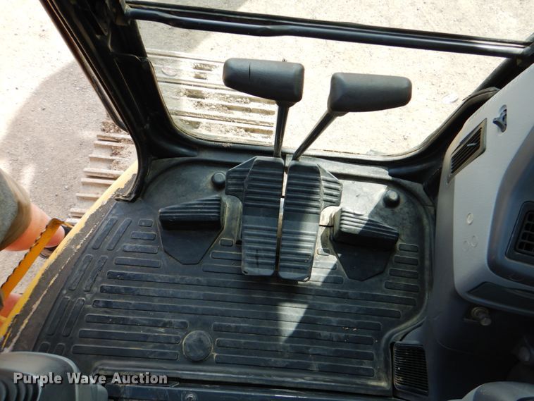 image for item DJ8742 2003 Komatsu PC228USLC-3  excavator