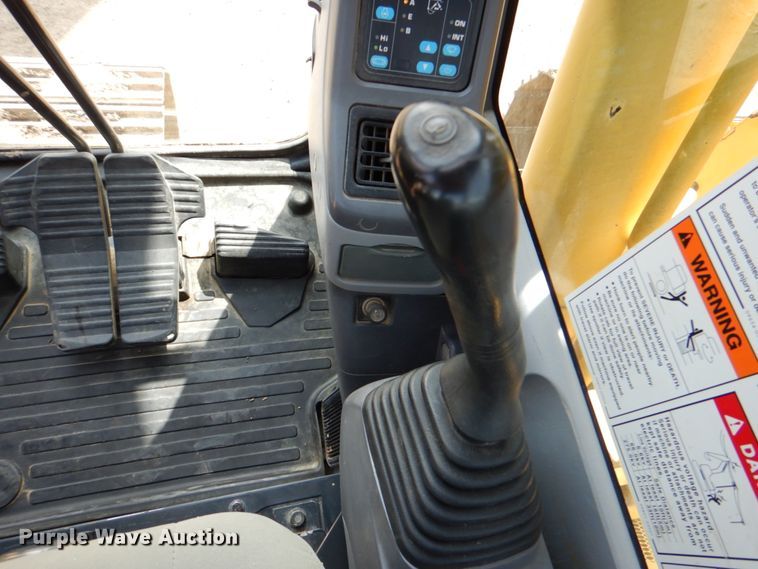 image for item DJ8742 2003 Komatsu PC228USLC-3  excavator