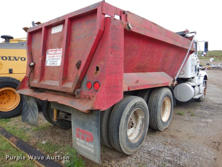 image for item DJ8747 1999 International 9200  dump truck