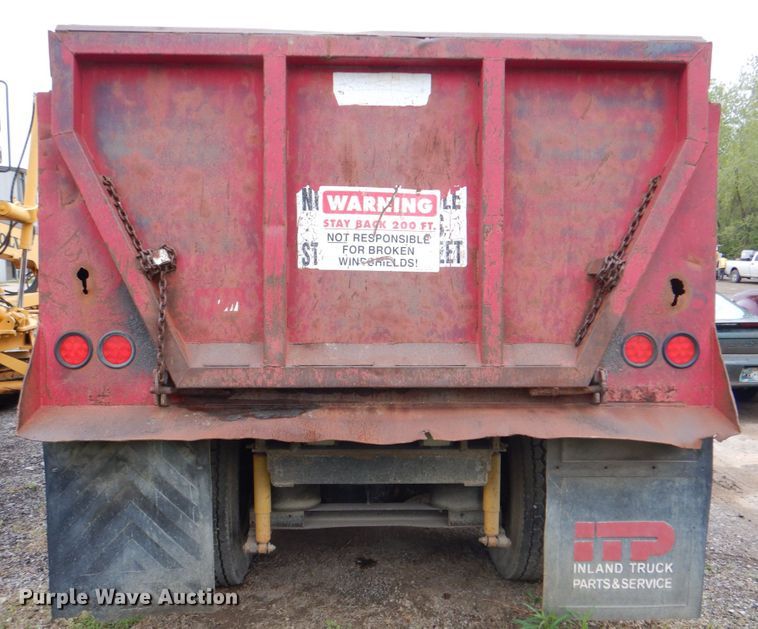 image for item DJ8747 1999 International 9200  dump truck