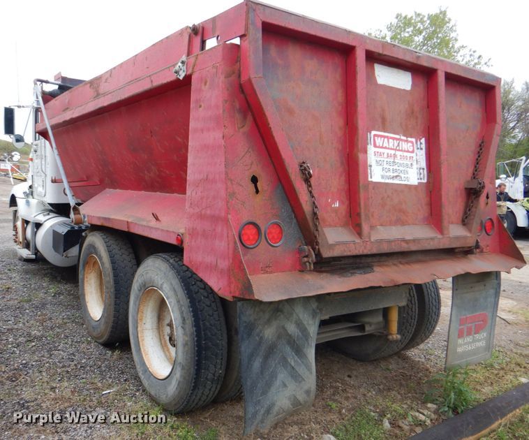 image for item DJ8747 1999 International 9200  dump truck