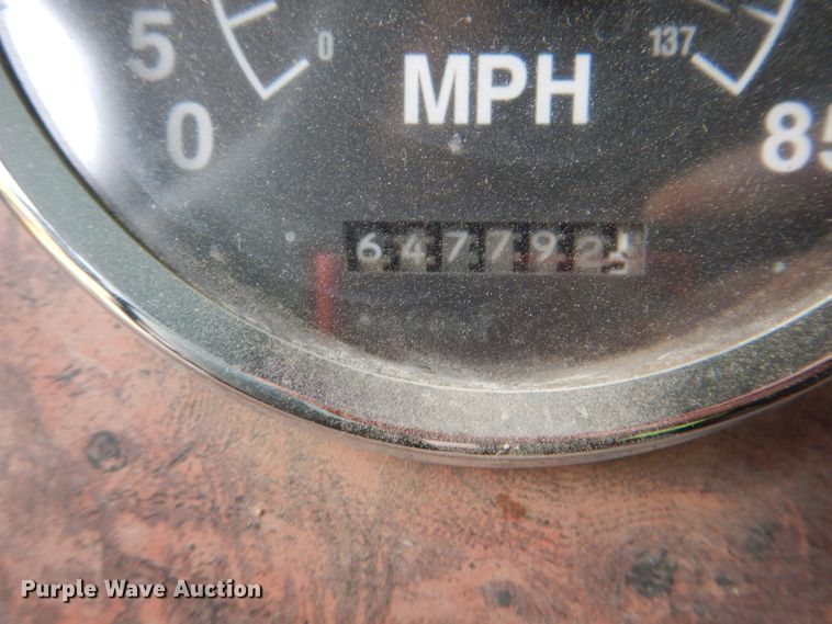 image for item DJ8747 1999 International 9200  dump truck