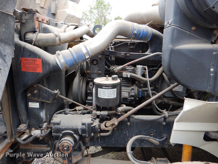 image for item DJ8747 1999 International 9200  dump truck