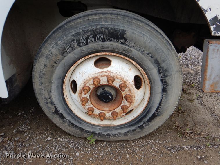 image for item DJ8747 1999 International 9200  dump truck