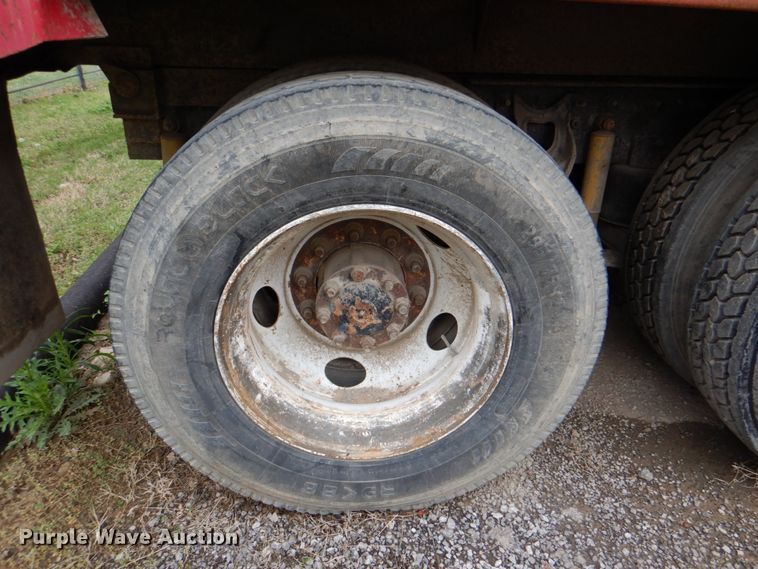 image for item DJ8747 1999 International 9200  dump truck