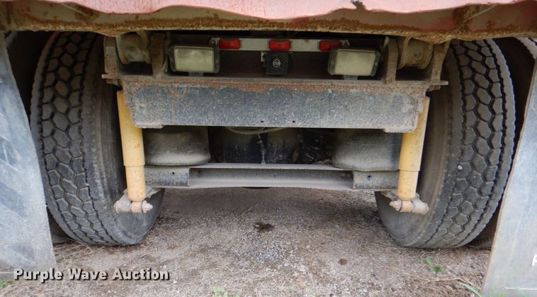 image for item DJ8747 1999 International 9200  dump truck