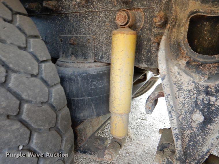 image for item DJ8747 1999 International 9200  dump truck