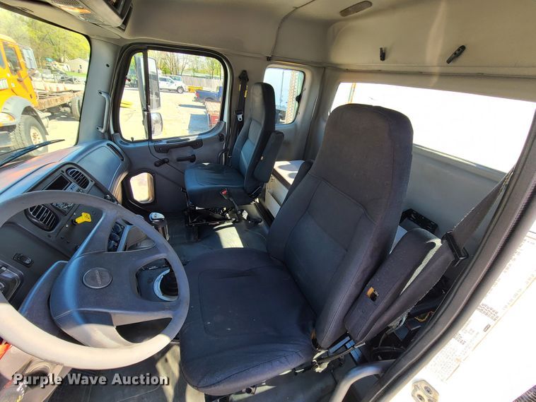 image for item DK4741 2004 Freightliner Business Class M2  utility / service truck