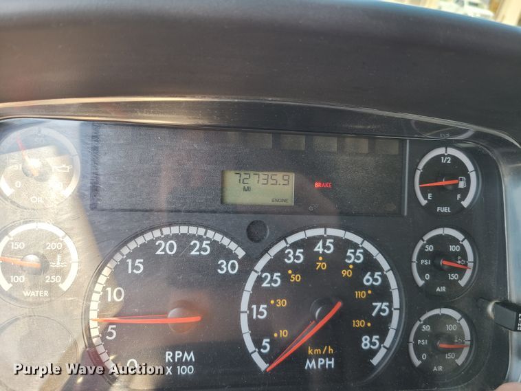 image for item DK4741 2004 Freightliner Business Class M2  utility / service truck