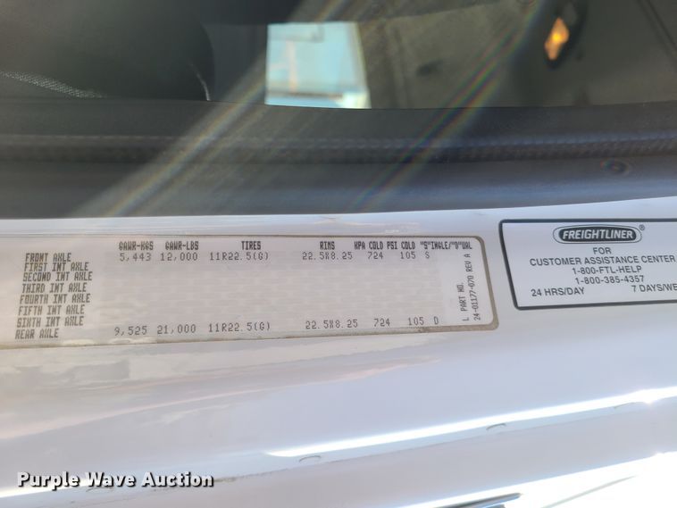 image for item DK4741 2004 Freightliner Business Class M2  utility / service truck