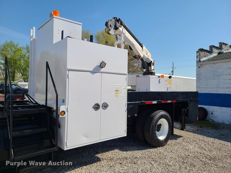 image for item DK4741 2004 Freightliner Business Class M2  utility / service truck