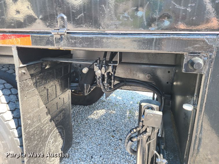 image for item DK4741 2004 Freightliner Business Class M2  utility / service truck