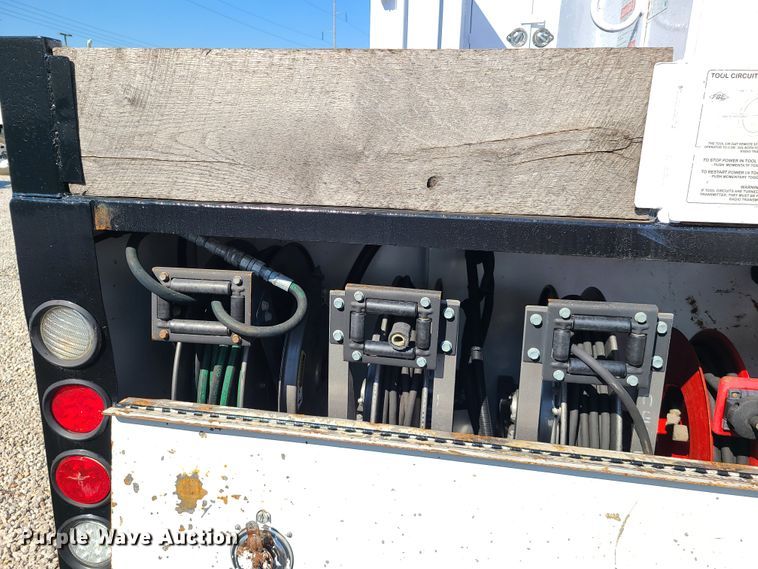 image for item DK4741 2004 Freightliner Business Class M2  utility / service truck