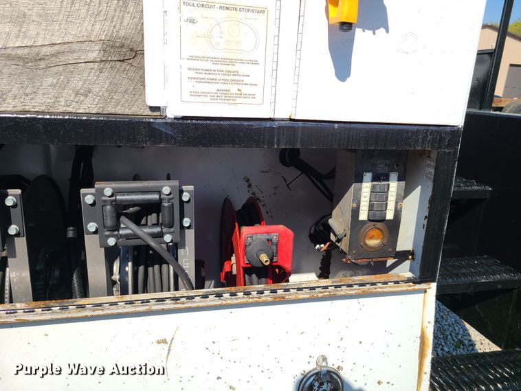 image for item DK4741 2004 Freightliner Business Class M2  utility / service truck