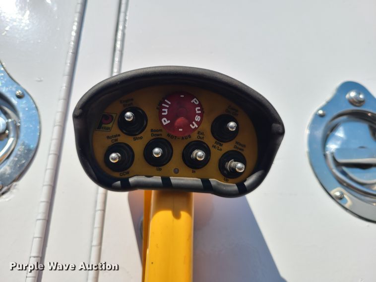 image for item DK4741 2004 Freightliner Business Class M2  utility / service truck