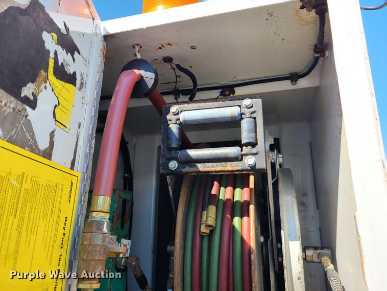 image for item DK4741 2004 Freightliner Business Class M2  utility / service truck