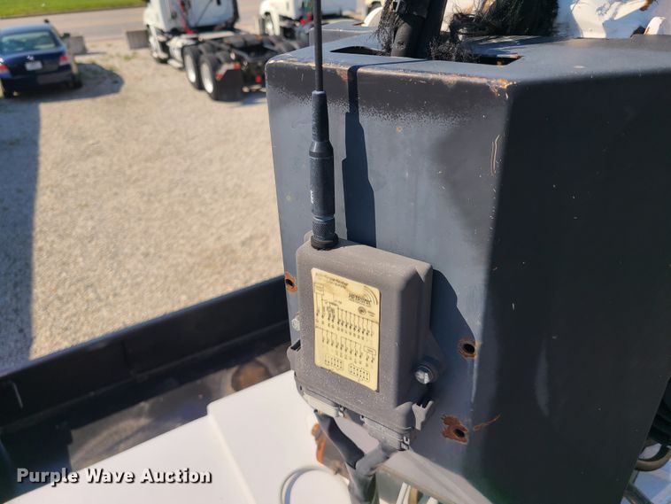 image for item DK4741 2004 Freightliner Business Class M2  utility / service truck