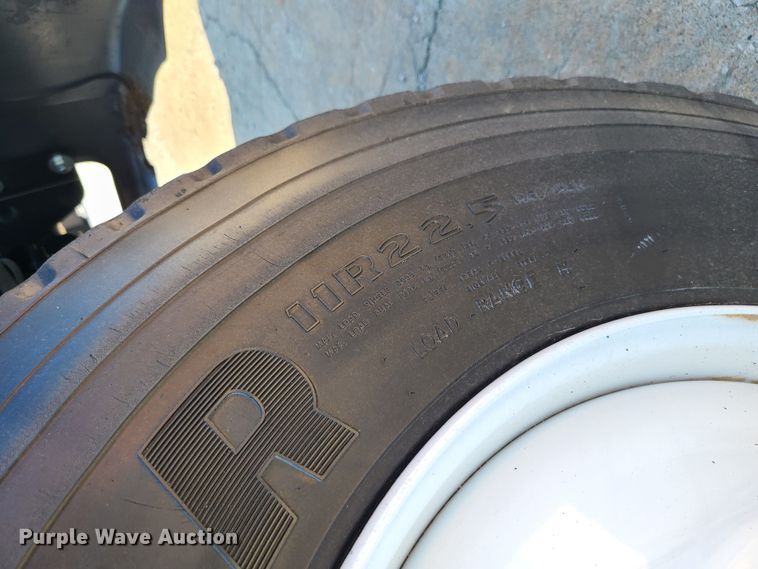 image for item DK4741 2004 Freightliner Business Class M2  utility / service truck