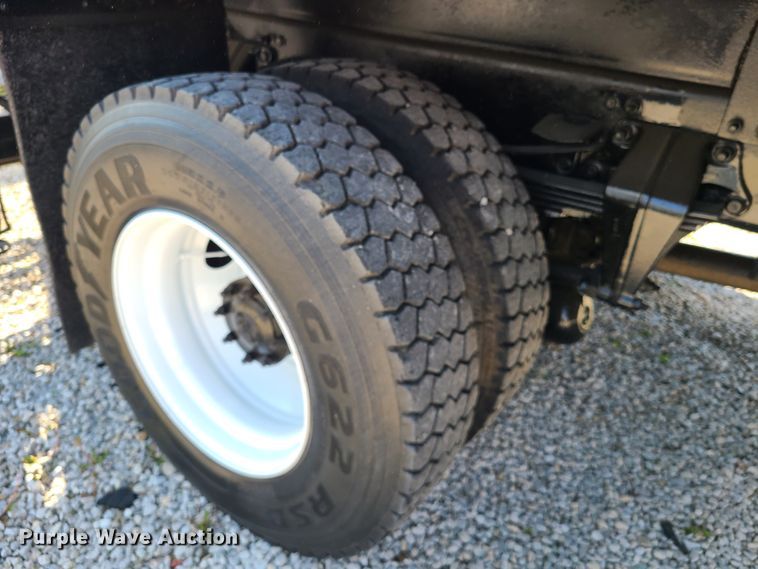 image for item DK4741 2004 Freightliner Business Class M2  utility / service truck