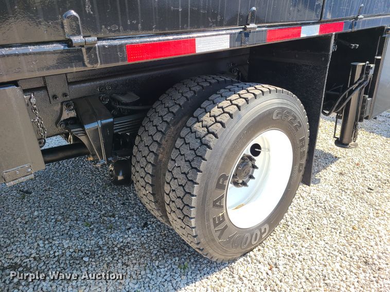 image for item DK4741 2004 Freightliner Business Class M2  utility / service truck