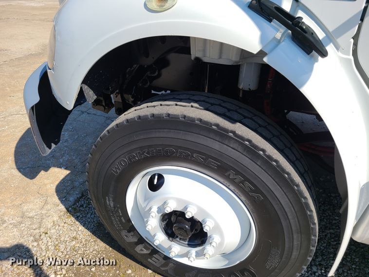 image for item DK4741 2004 Freightliner Business Class M2  utility / service truck