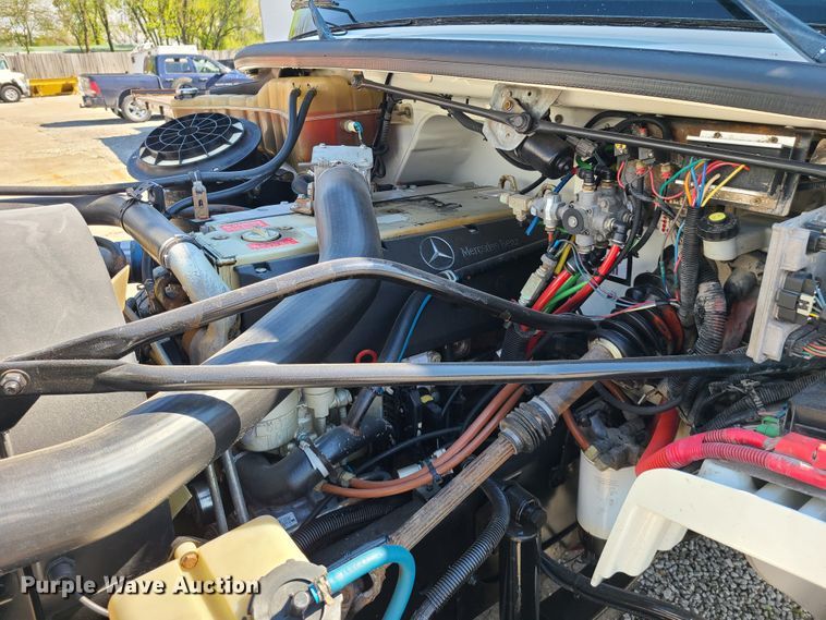 image for item DK4741 2004 Freightliner Business Class M2  utility / service truck