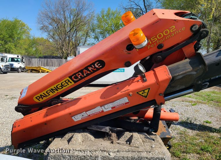 image for item DK4742 2006 Palfinger PK15002 knuckle boom crane