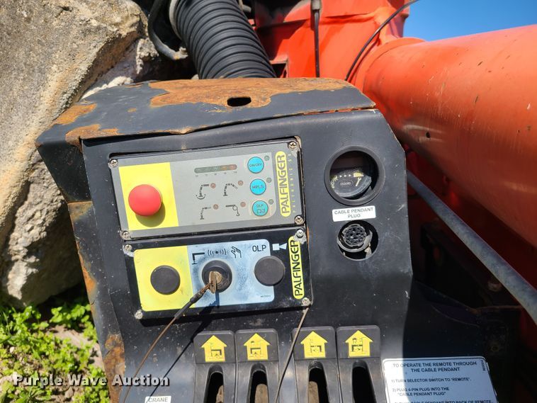 image for item DK4742 2006 Palfinger PK15002 knuckle boom crane