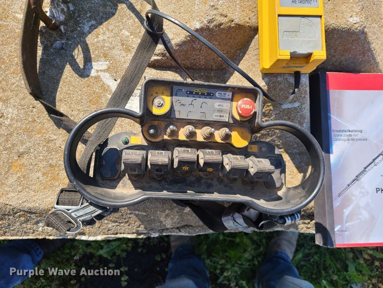 image for item DK4742 2006 Palfinger PK15002 knuckle boom crane