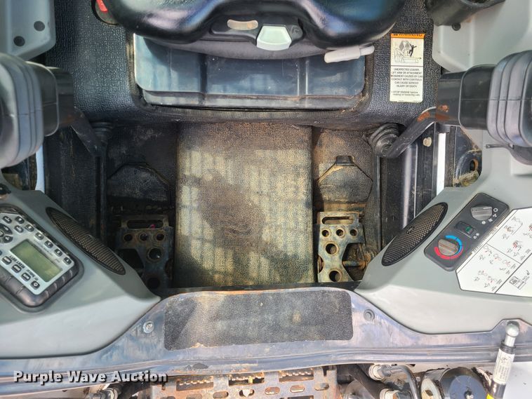 image for item DK4778 2014 Bobcat S750  skid steer loader