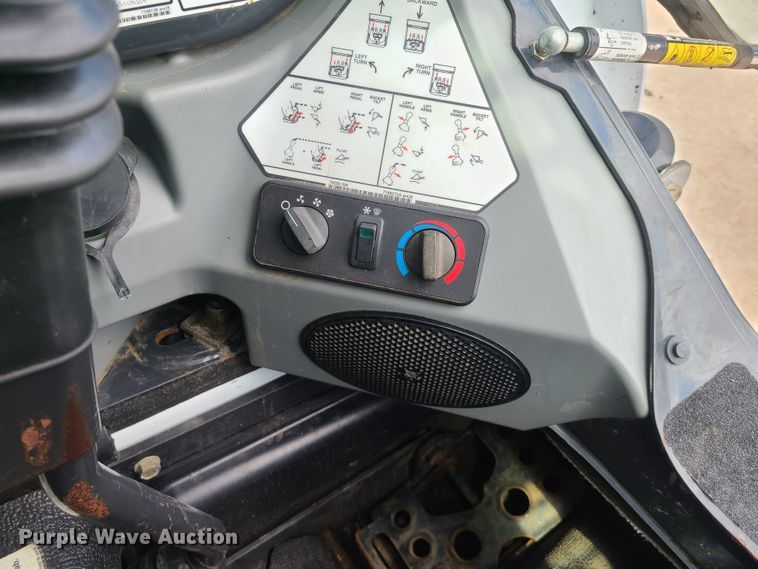 image for item DK4778 2014 Bobcat S750  skid steer loader