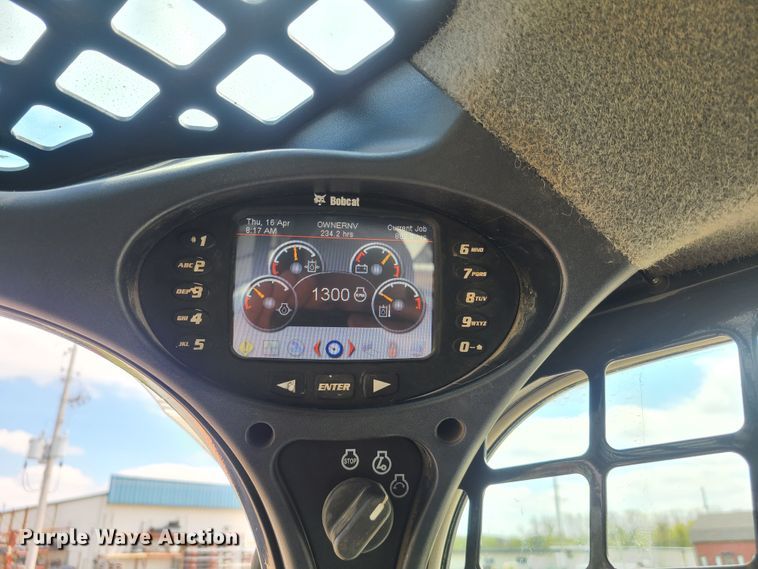 image for item DK4778 2014 Bobcat S750  skid steer loader