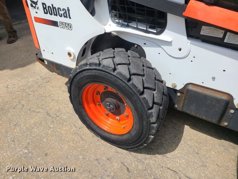 image for item DK4778 2014 Bobcat S750  skid steer loader