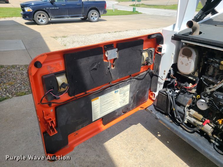 image for item DK4778 2014 Bobcat S750  skid steer loader