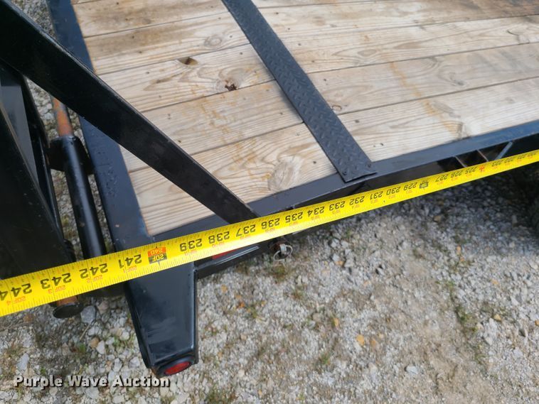 image for item DK4783 2015 Lamar  equipment trailer