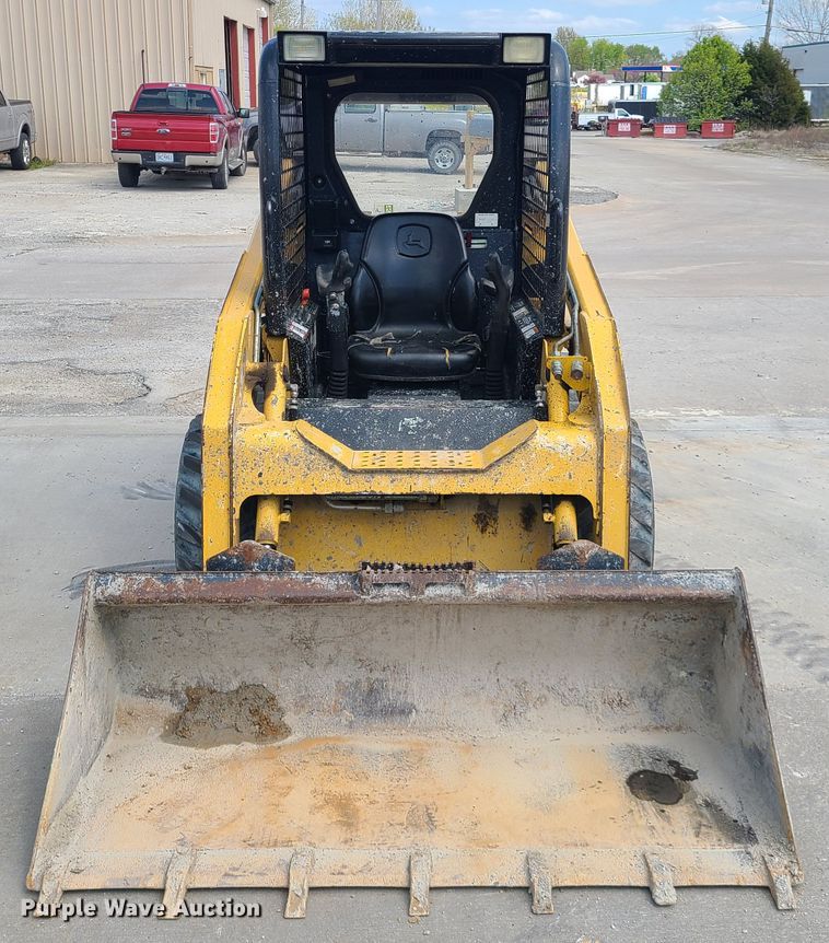 image for item DK4784 2010 John Deere 315  skid steer