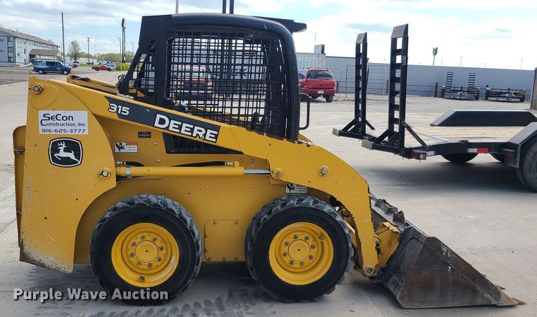 image for item DK4784 2010 John Deere 315  skid steer