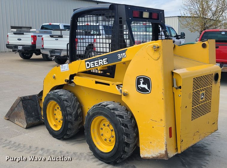 image for item DK4784 2010 John Deere 315  skid steer